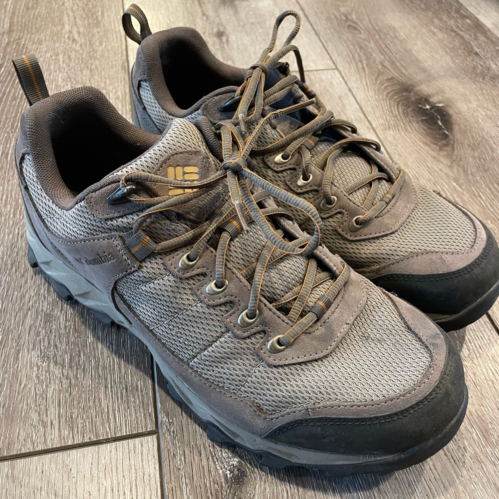 Columbia hiking shoes